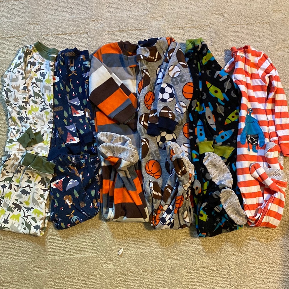 Lot of six winter pajamas size 2T 24M Carter’s brand